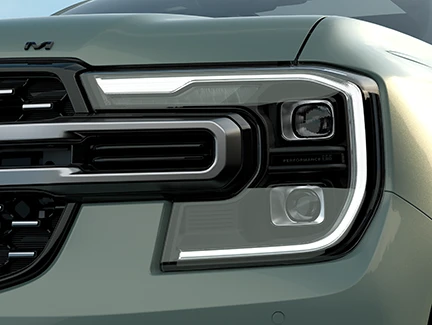 ford-everest-platinum-2-3l-at-4x4