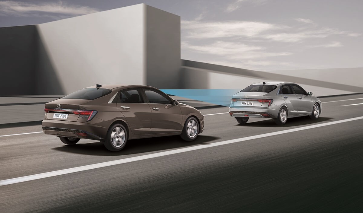 hyundai-accent-1-5-at-dac-biet