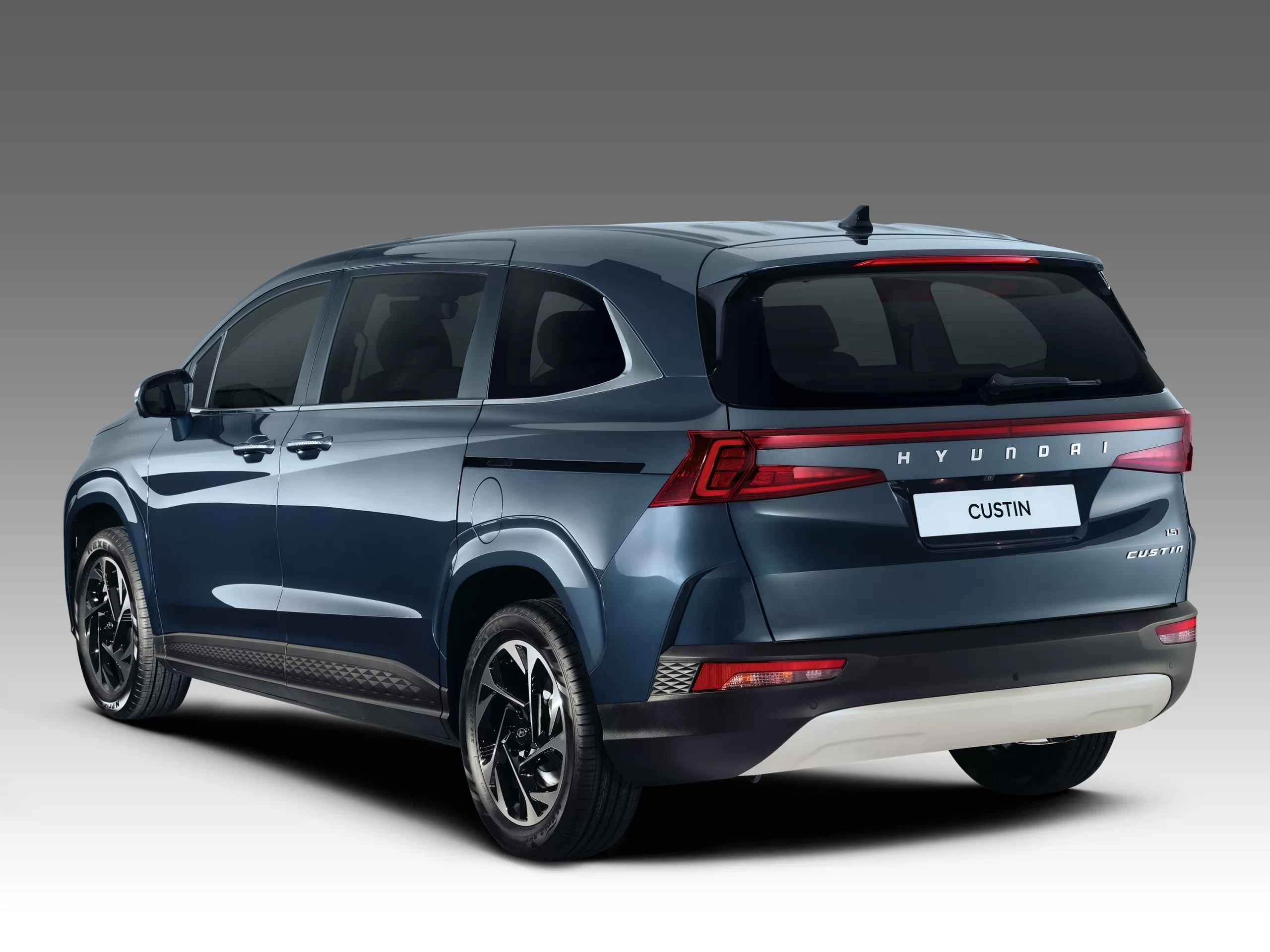 hyundai-custin-1-5-turbo-cao-cap