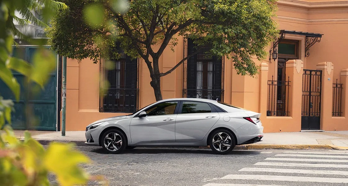 hyundai-elantra-1-6-tieu-chuan