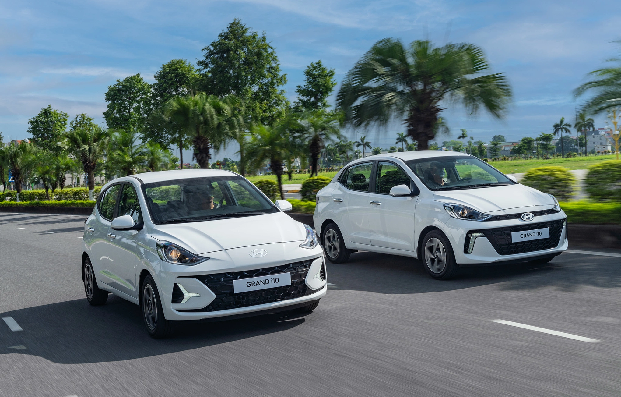 hyundai-grand-i10-hatchback-1-2-at-tieu-chuan