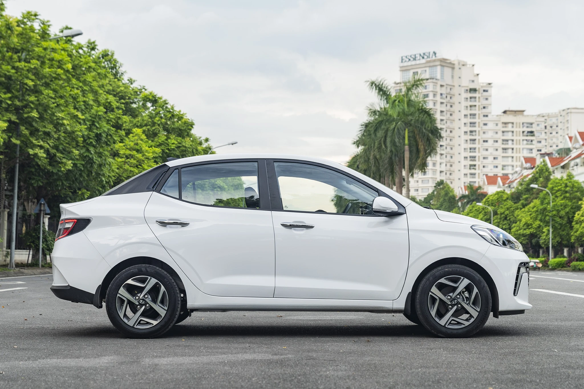 hyundai-grand-i10-hatchback-1-2-at-ban-du