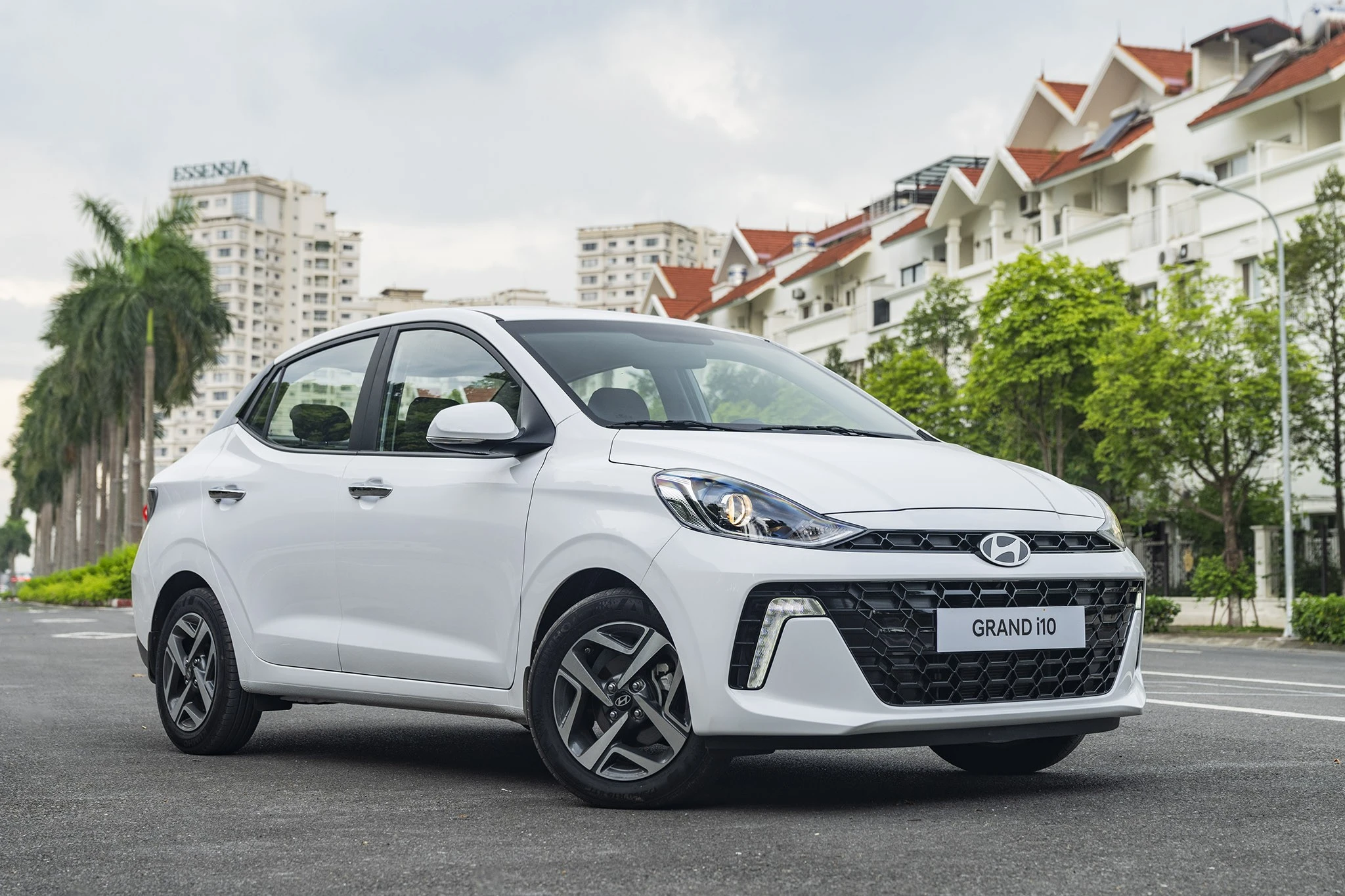 hyundai-grand-i10-hatchback-1-2-at-ban-du