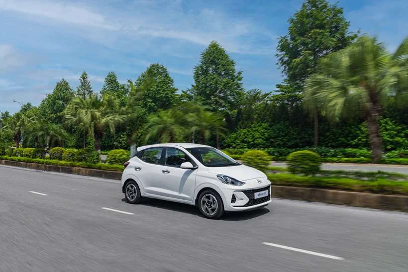 hyundai-grand-i10-hatchback-1-2-at-ban-du