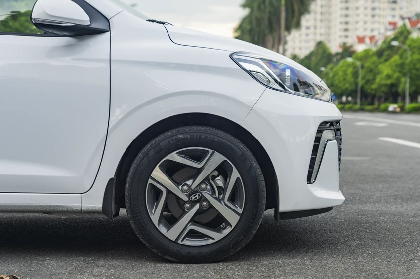 grand-i10-sedan-1-2-at-tieu-chuan