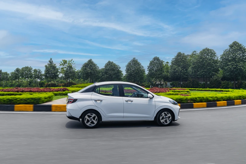 hyundai-grand-i10-sedan-1-2-at-ban-du