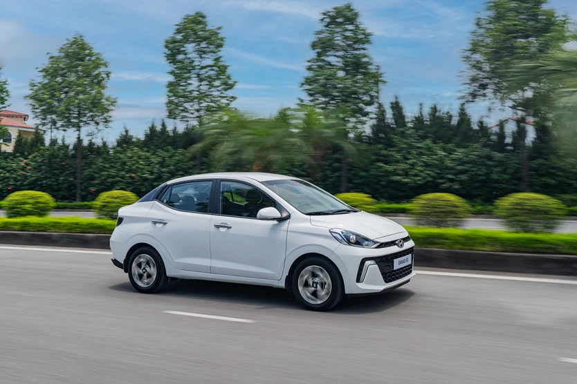 hyundai-grand-i10-sedan-1-2-at-ban-du