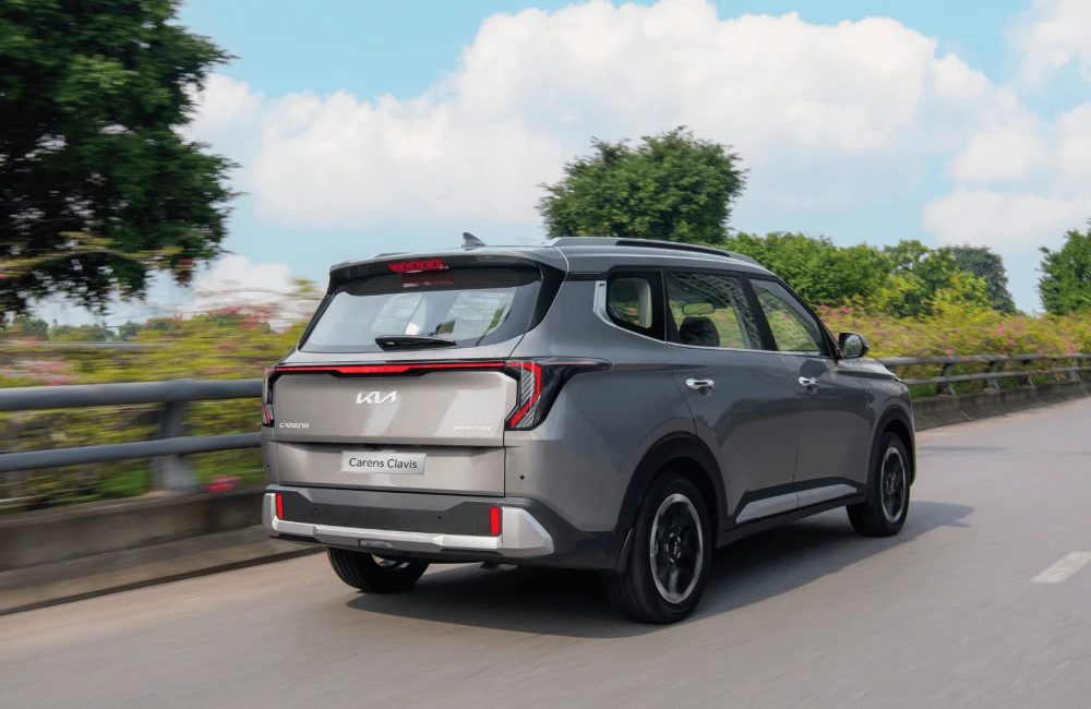 kia-carens-clavis-1-5g-deluxe