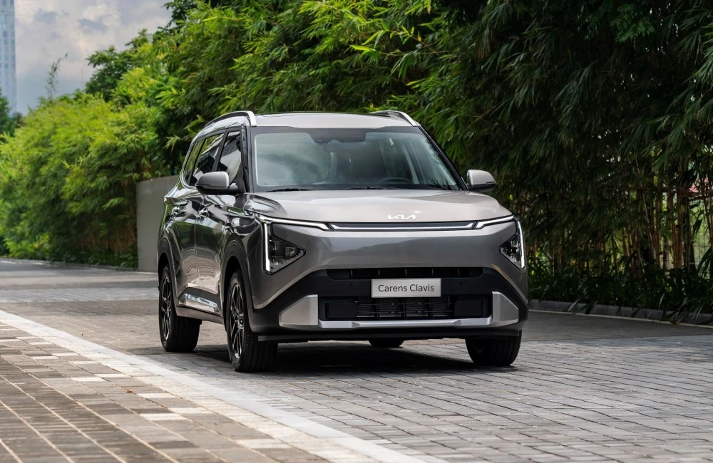 kia-carens-clavis-1-5g-deluxe