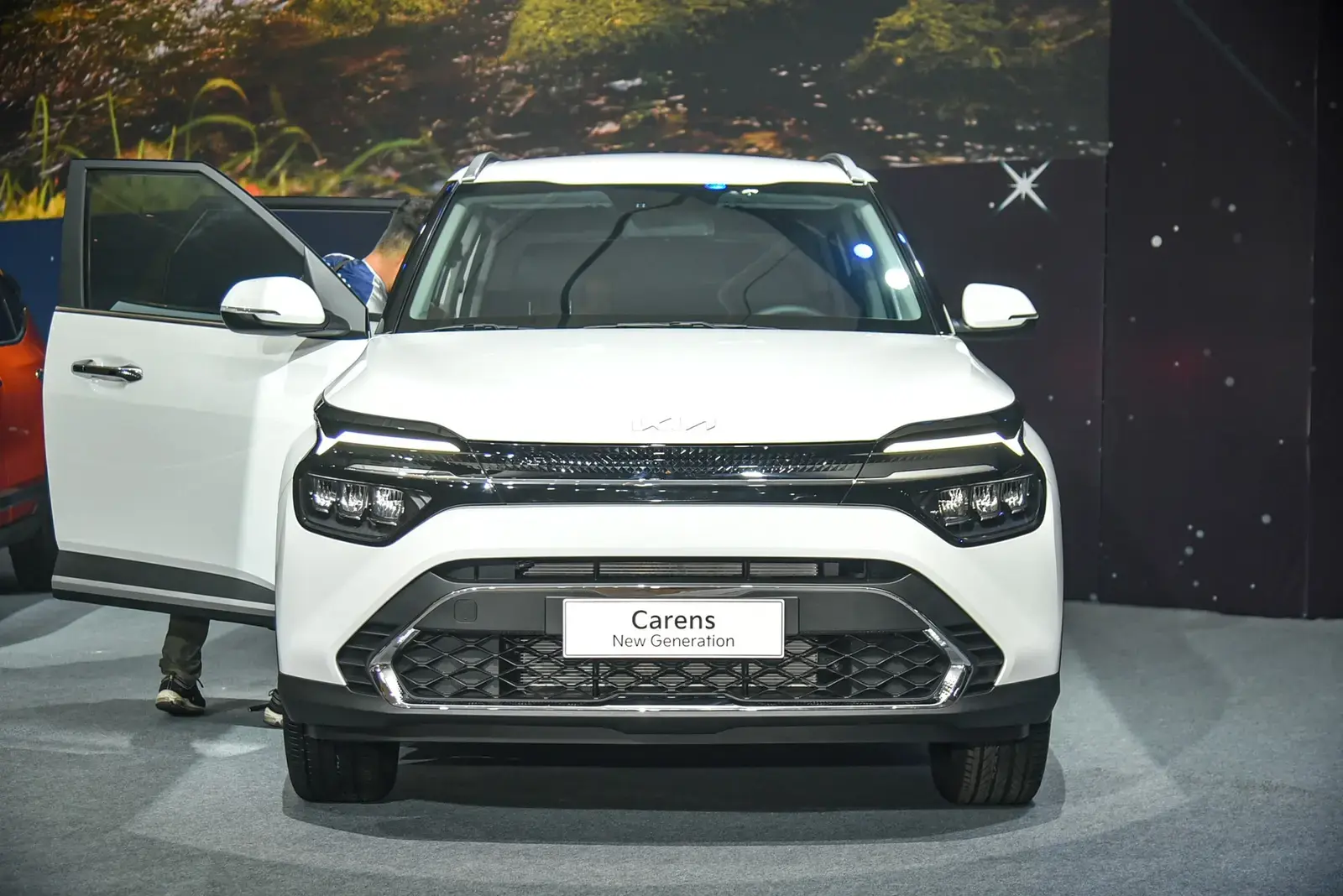 kia-carens-1-5g-luxury