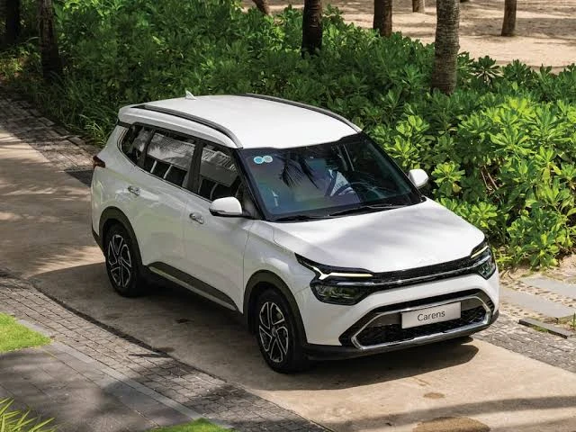 kia-carens-1-5g-luxury