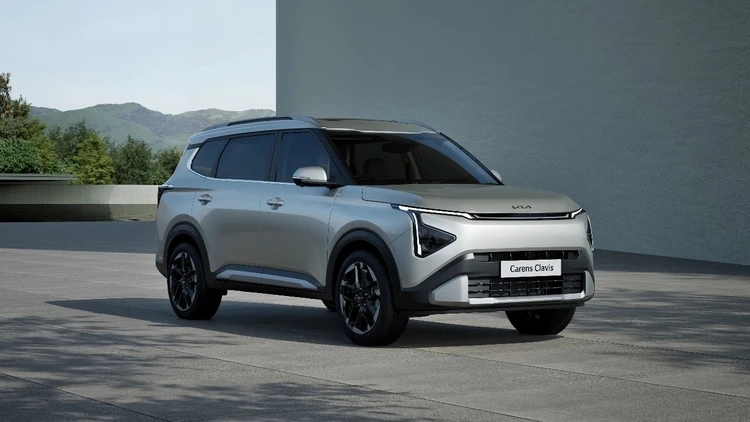 kia-carens-1-5g-deluxe
