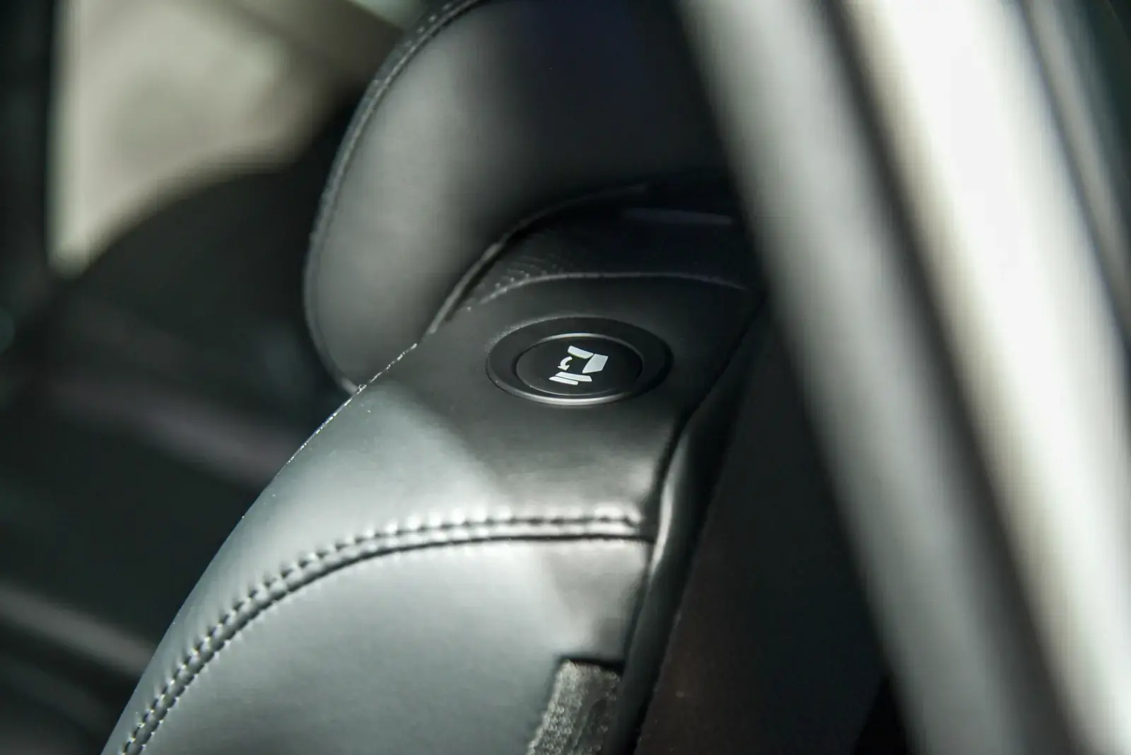 kia-carens-1-5g-luxury
