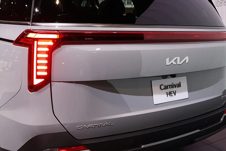 kia-new-carnival-1-6-turbo-hybrid-signature-7s