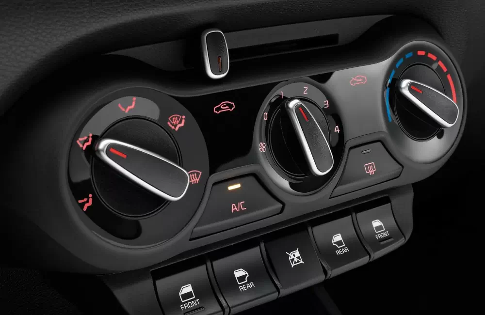 kia-soluto-mt