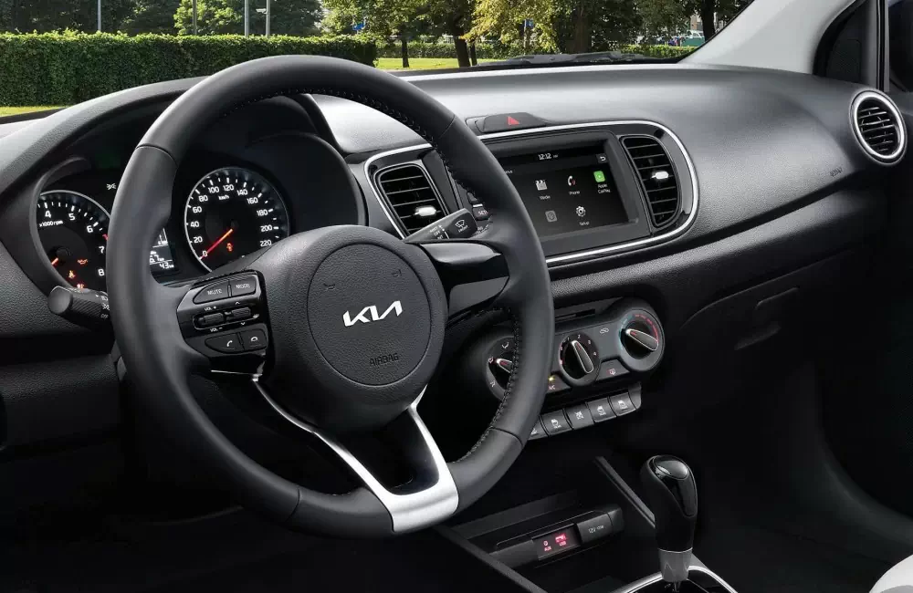 kia-soluto-mt