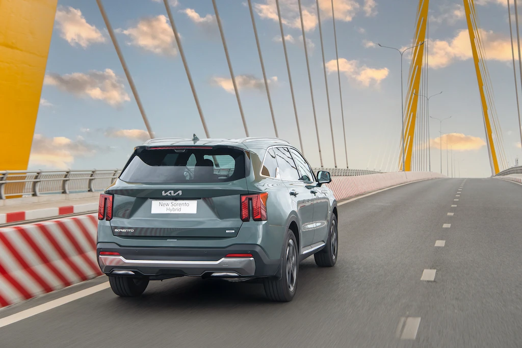 kia-new-sorento-hev-1-6-turbo-signature-awd