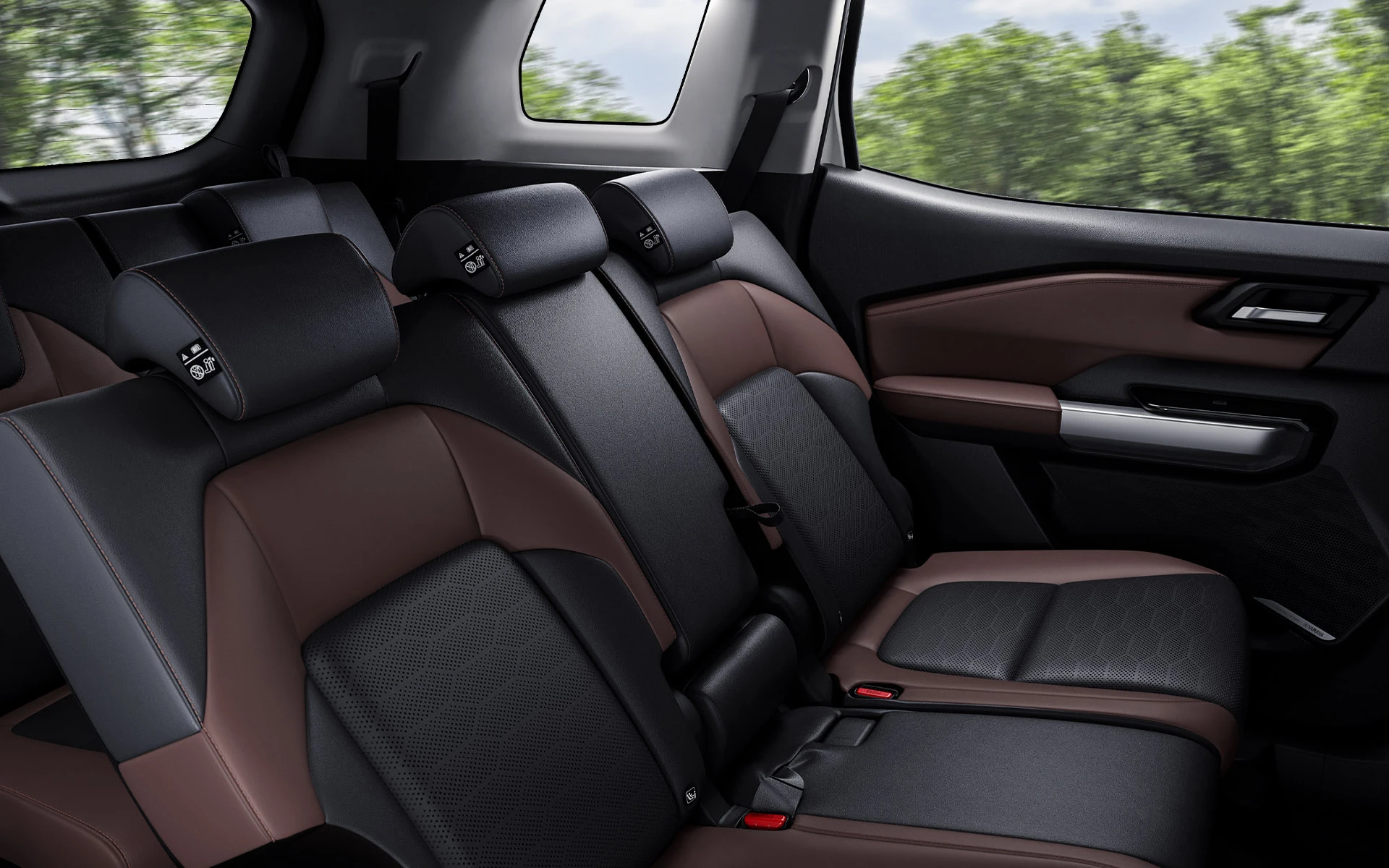 mitsubishi-destinator-premium