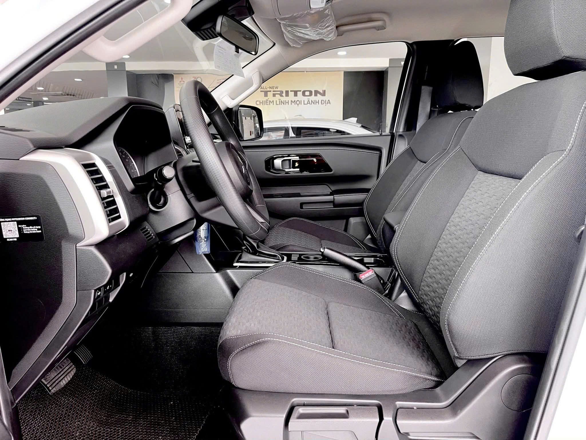 mitsubishi-triton-2wd-at-glx