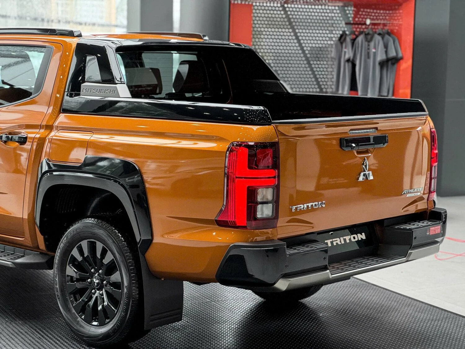 mitsubishi-triton-2wd-at-glx