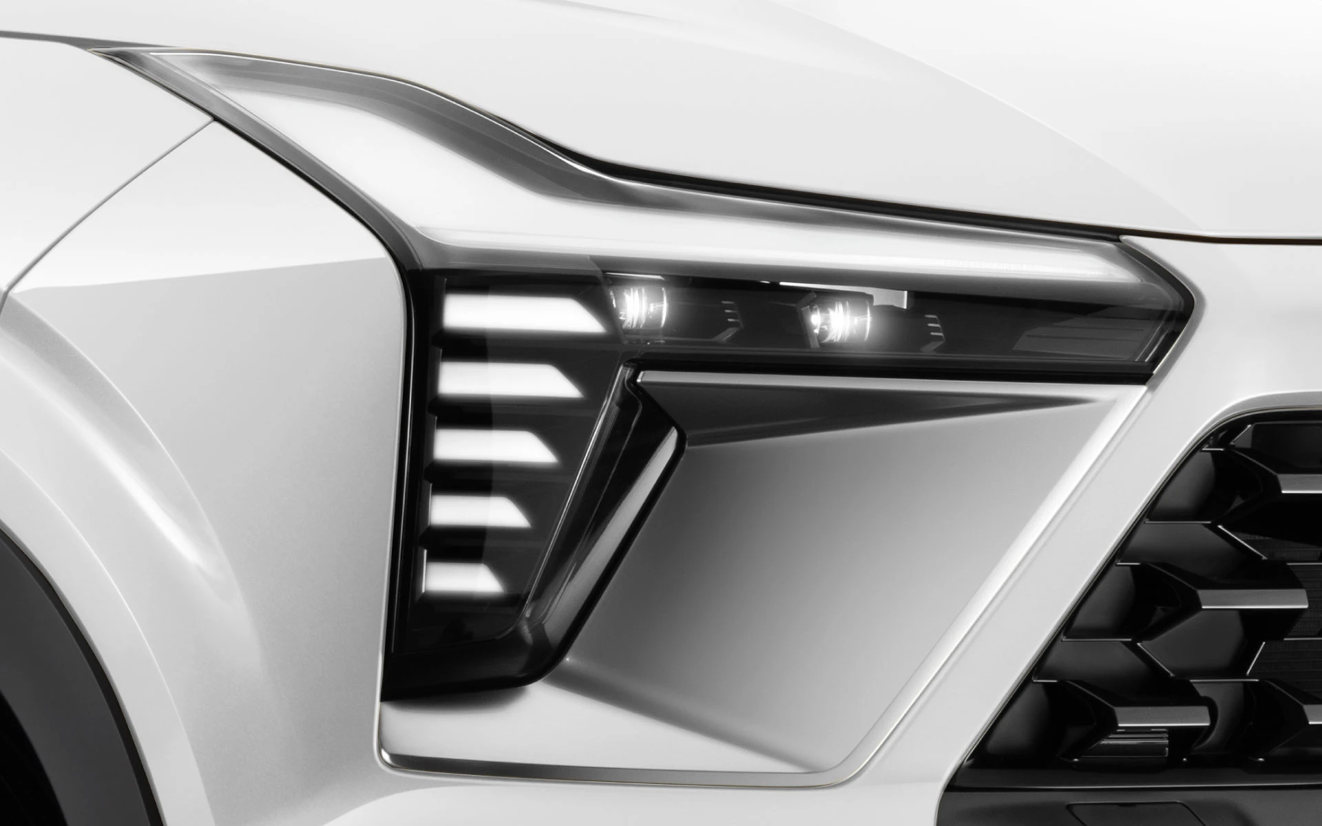 mitsubishi-xforce-luxury