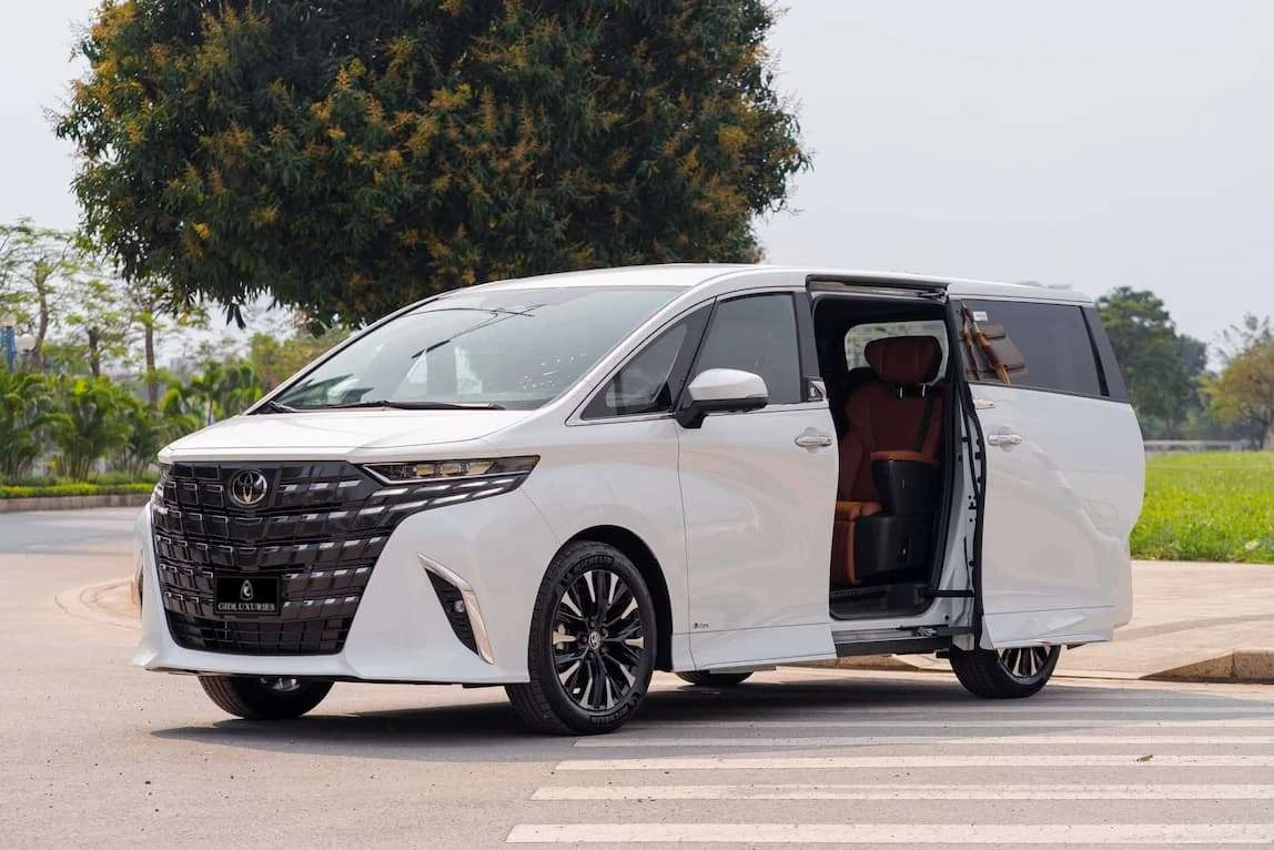 toyota-alphard-hev