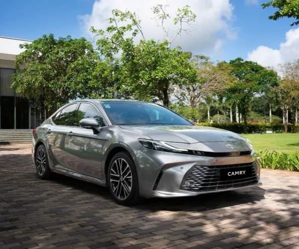 toyota-camry-2-5-hev