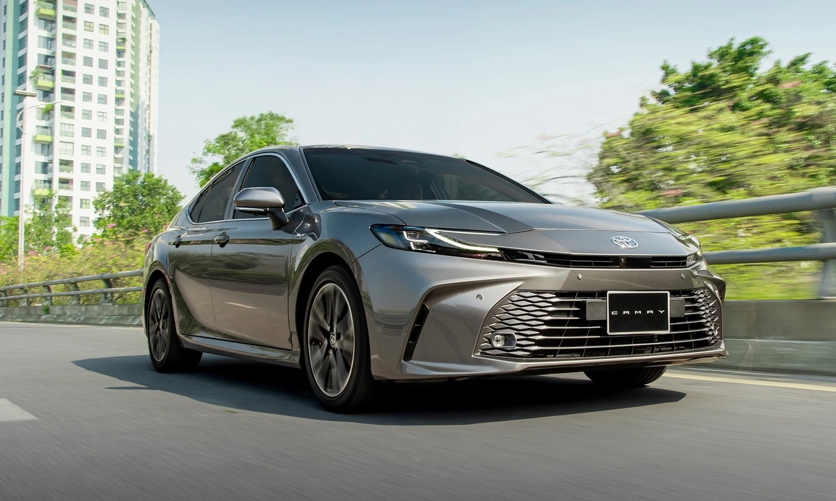 toyota-camry-hev-premium-2-5l