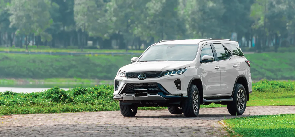 toyota-fortuner-legender-2-7at-4x4