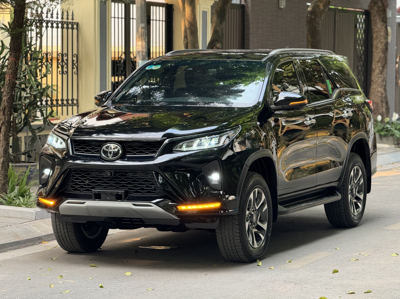 toyota-fortuner-legender-2-7at-4x4