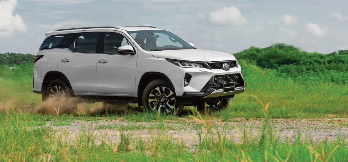 toyota-fortuner-legender-2-7at-4x4