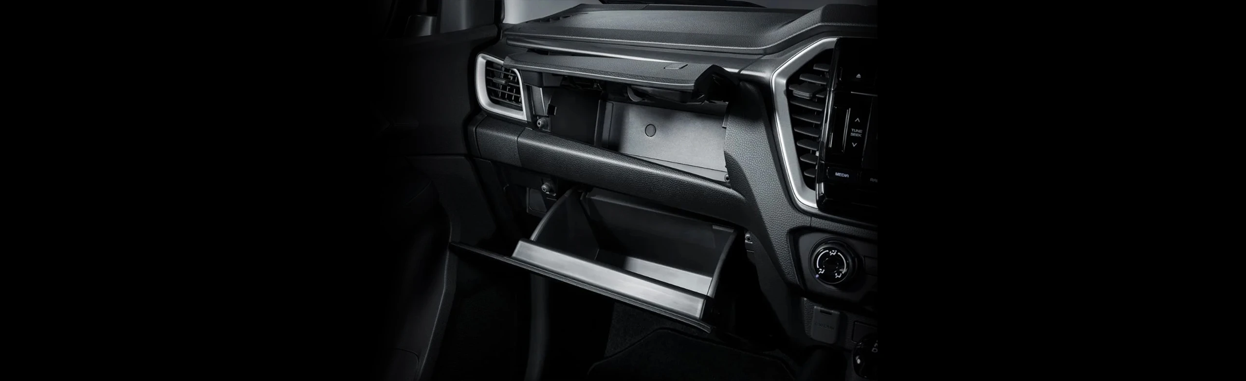 isuzu-d-max-prestige-1-9l-4x2-at