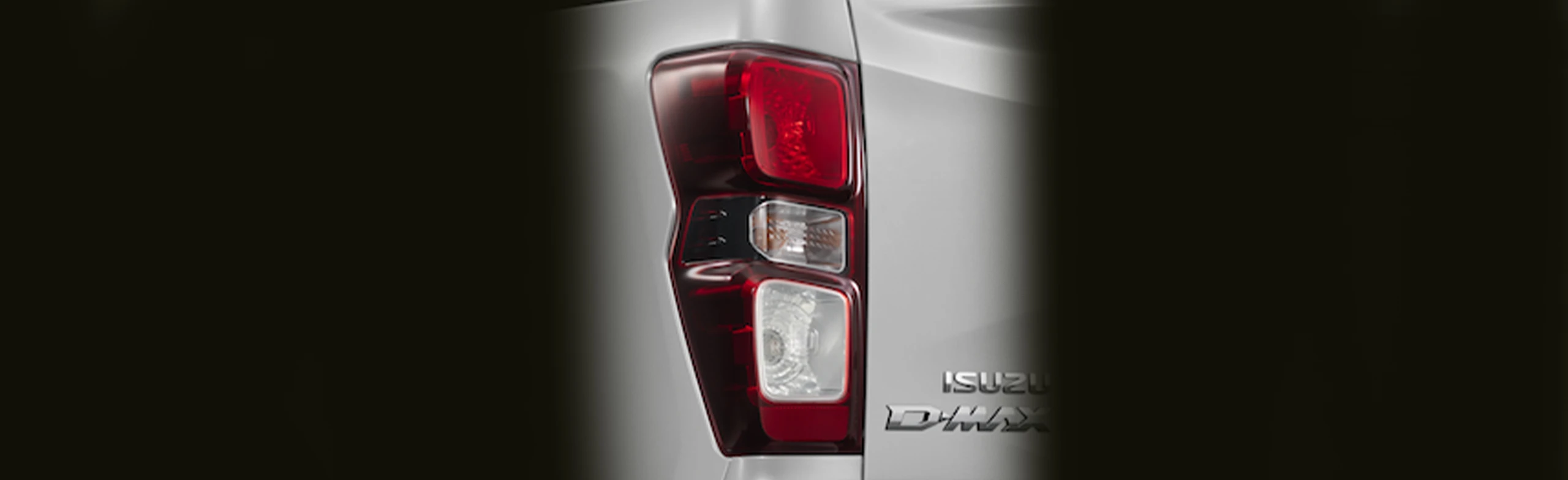 isuzu-d-max-prestige-1-9l-4x2-at