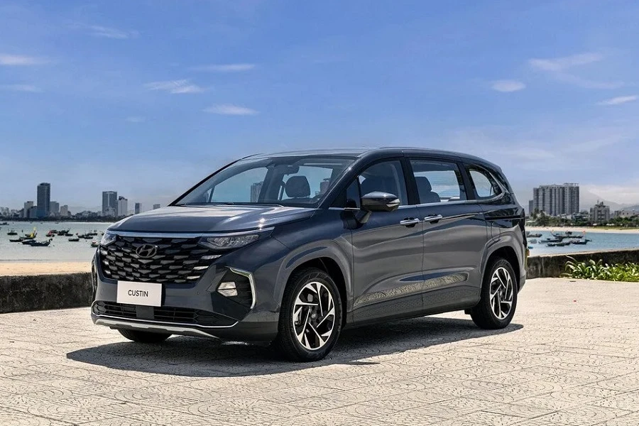 Hyundai Custin 1.5 Turbo Cao cấp