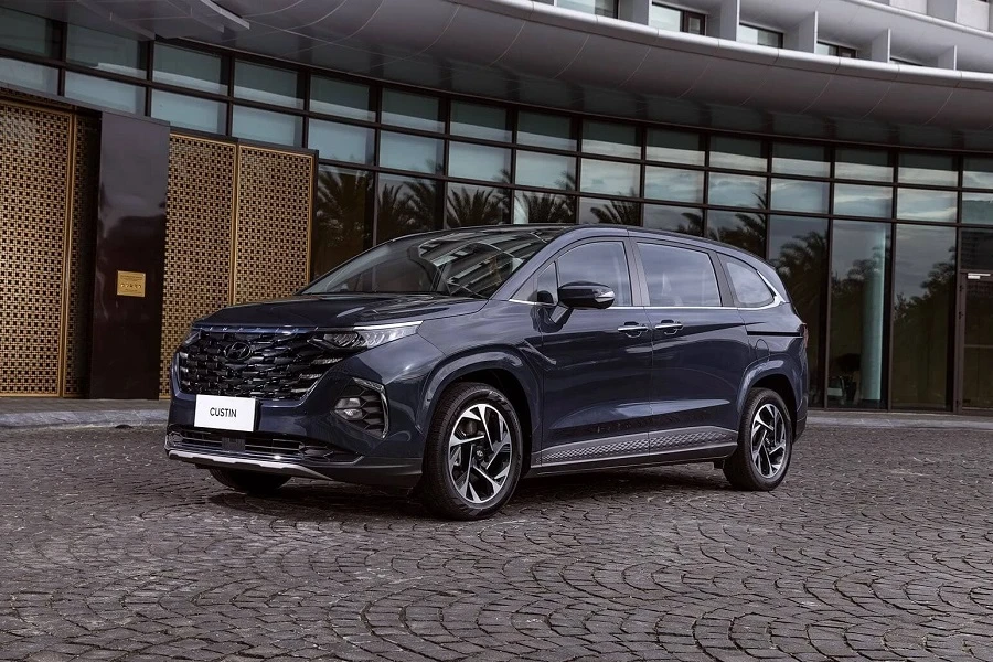 Hyundai Custin 1.5 Turbo Đặc biệt Hyundai Custin 1.5 Turbo Đặc biệt