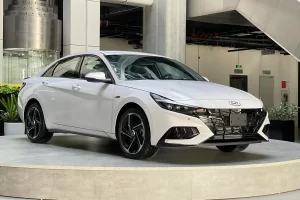 Hyundai Elantra 2.0 AT Cao cấp