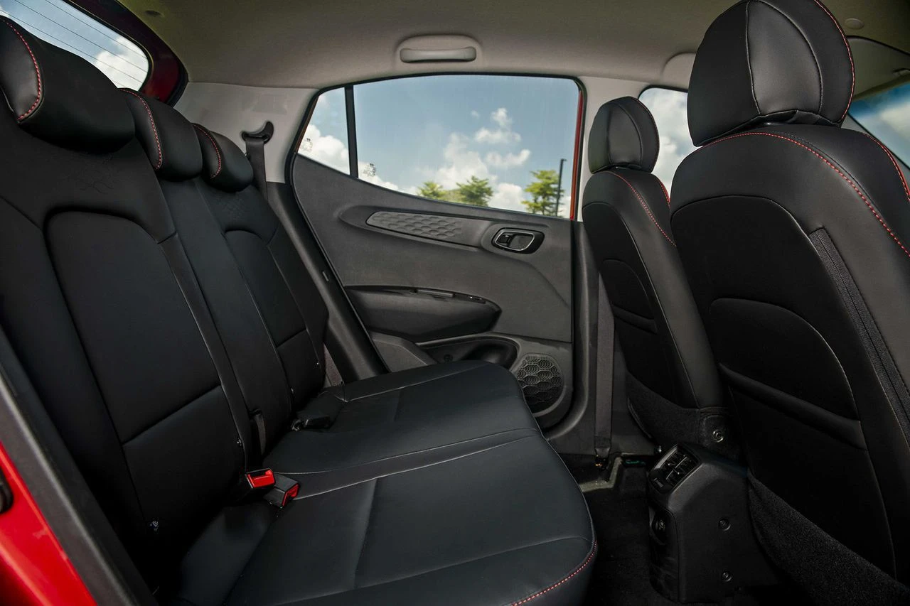 hyundai-grand-i10-hatchback-1-2-at-tieu-chuan