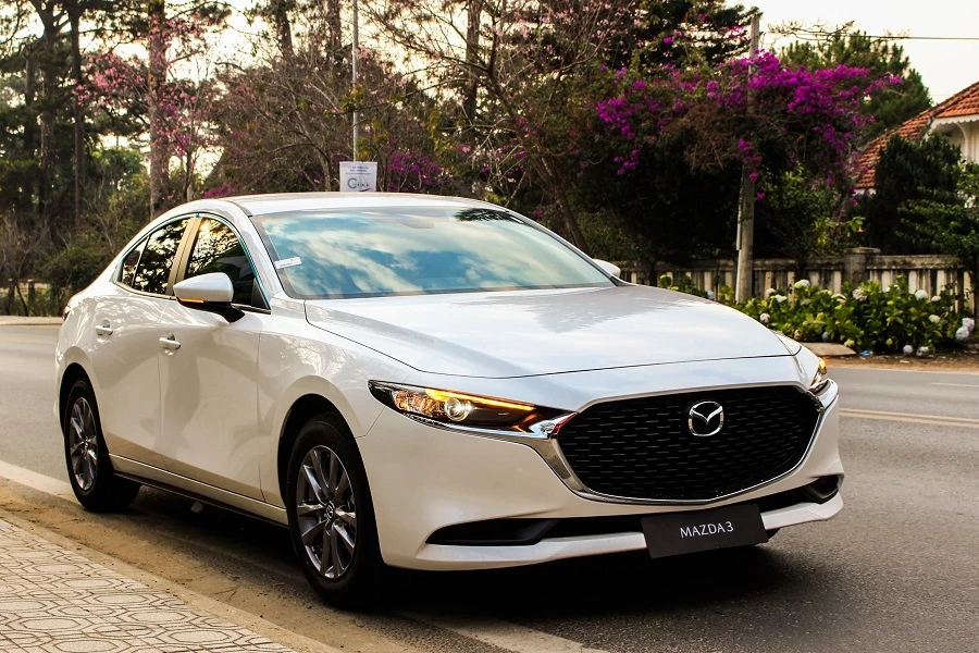 Mazda 3 Sedan 1.5L Deluxe