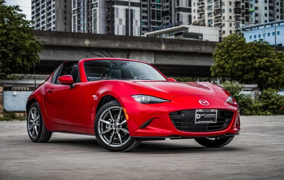 mazda-mx-5-rf-at-mui-cung-xep-dien
