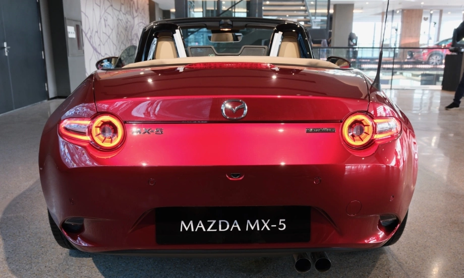 mazda-mx-5-at-mui-mem
