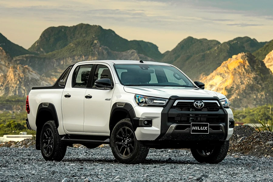 Toyota Hilux Pro 2.8 4×2 AT Toyota Hilux Pro 2.8 4×2 AT