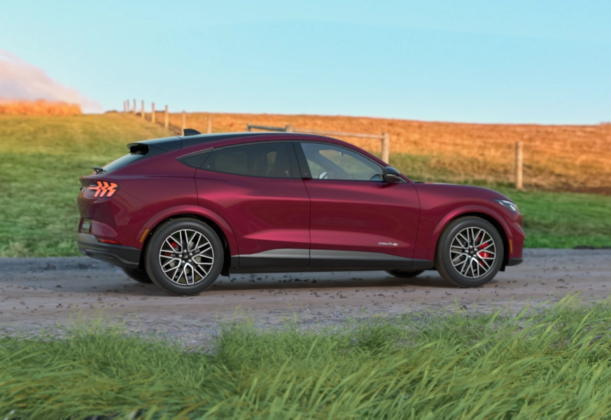 ford-mustang-mach-e-premium-awd