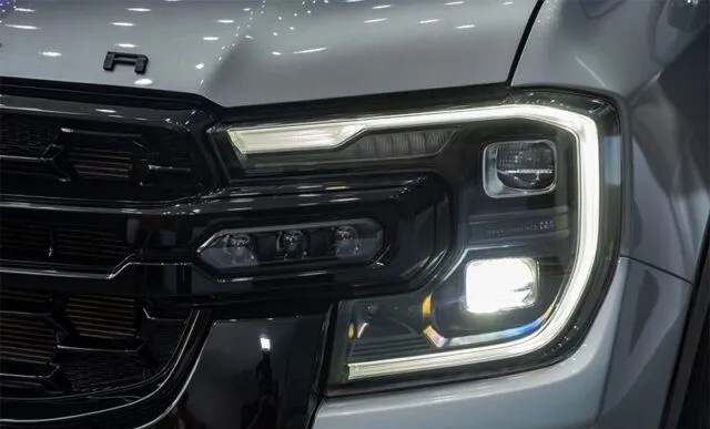 ford-ranger-stormtrak-2-0l-at-4x4