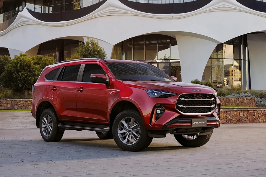 Isuzu MU-X Sport 4×4 AT Isuzu MU-X Sport 4×4 AT